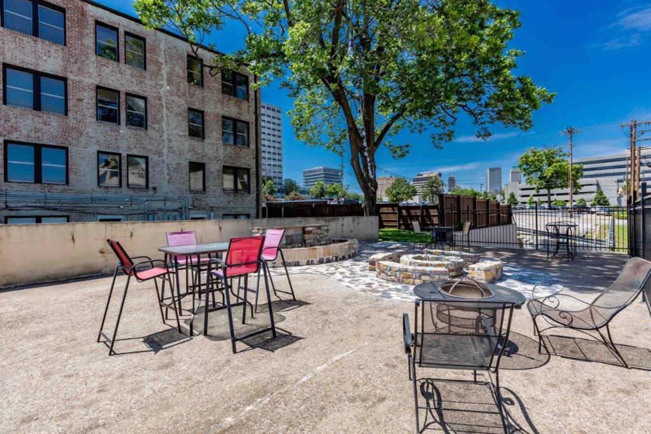 The Teak Follow, Beautiful Brick Enclosed Space Apartment Tulsa Exterior photo